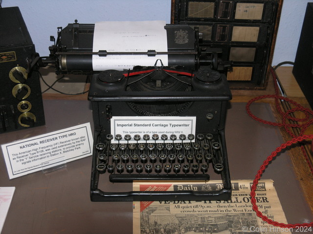 Typewriter_Imperial_Standard=0387.jpg