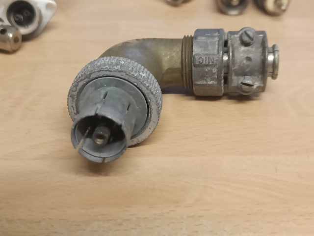 PL-Q173 socket