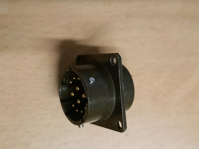 Amphenol_12way_Plug=0343.jpg