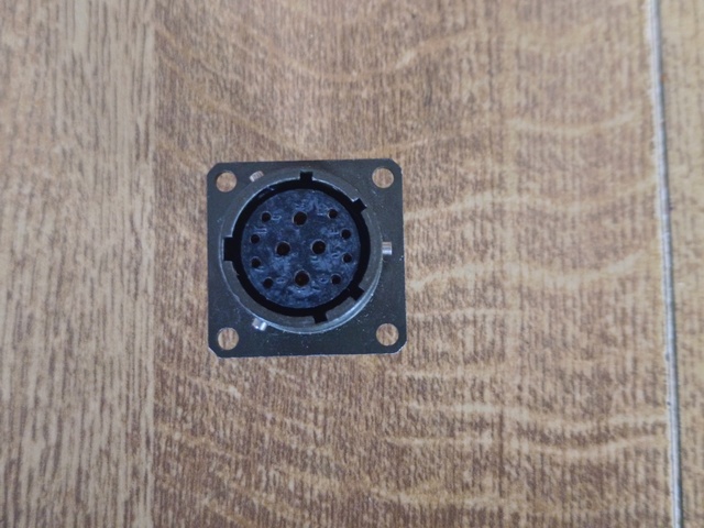 Amphenol_12way_socket=0238.jpg