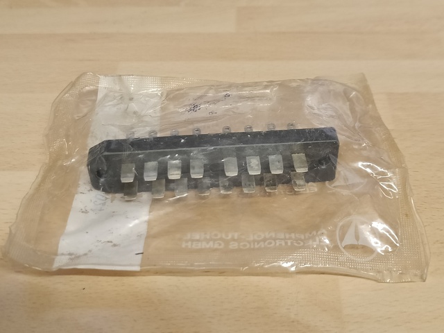 Amphenol_16way_plug=0331.jpg