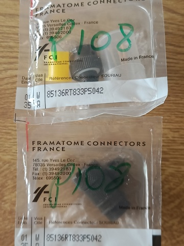 Amphenol<br>3way plug sealed