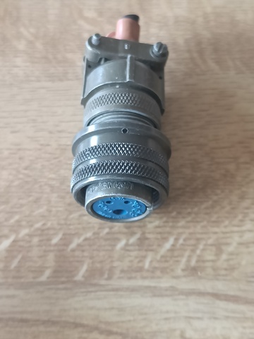 Amphenol_3way_socket=0298.jpg