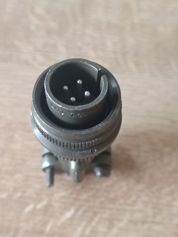 Amphenol_4way_plug=0299.jpg