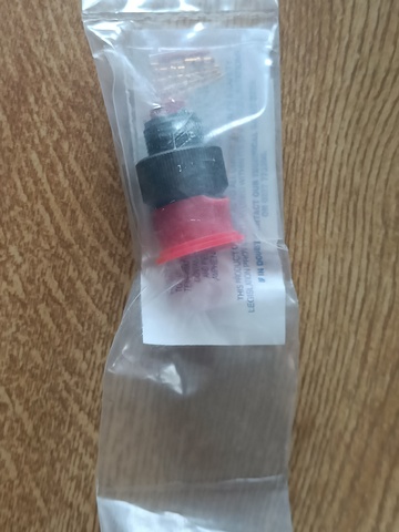 Amphenol_6way_plug_sealed=0289.jpg