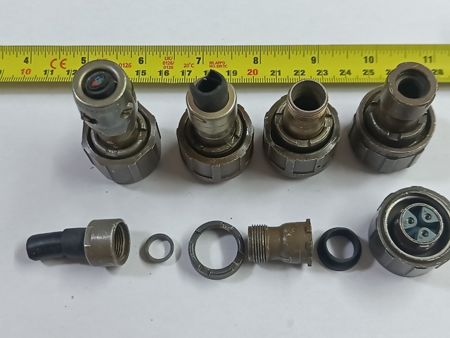 Plessey+Mk7_3way_socket=0209.jpg