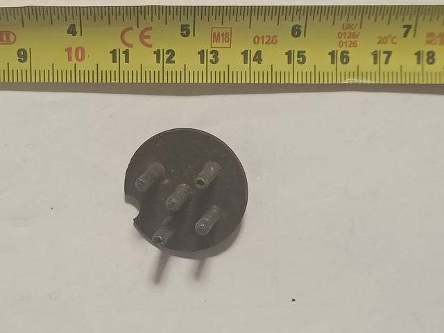Plug_5pin_B5=0136.jpg