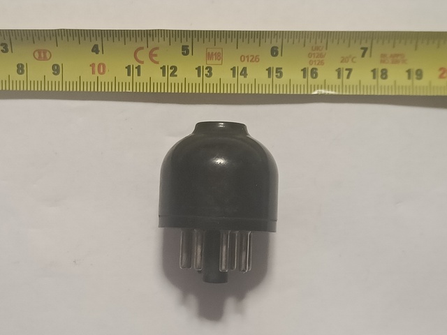 Plug<br>8pin Octal